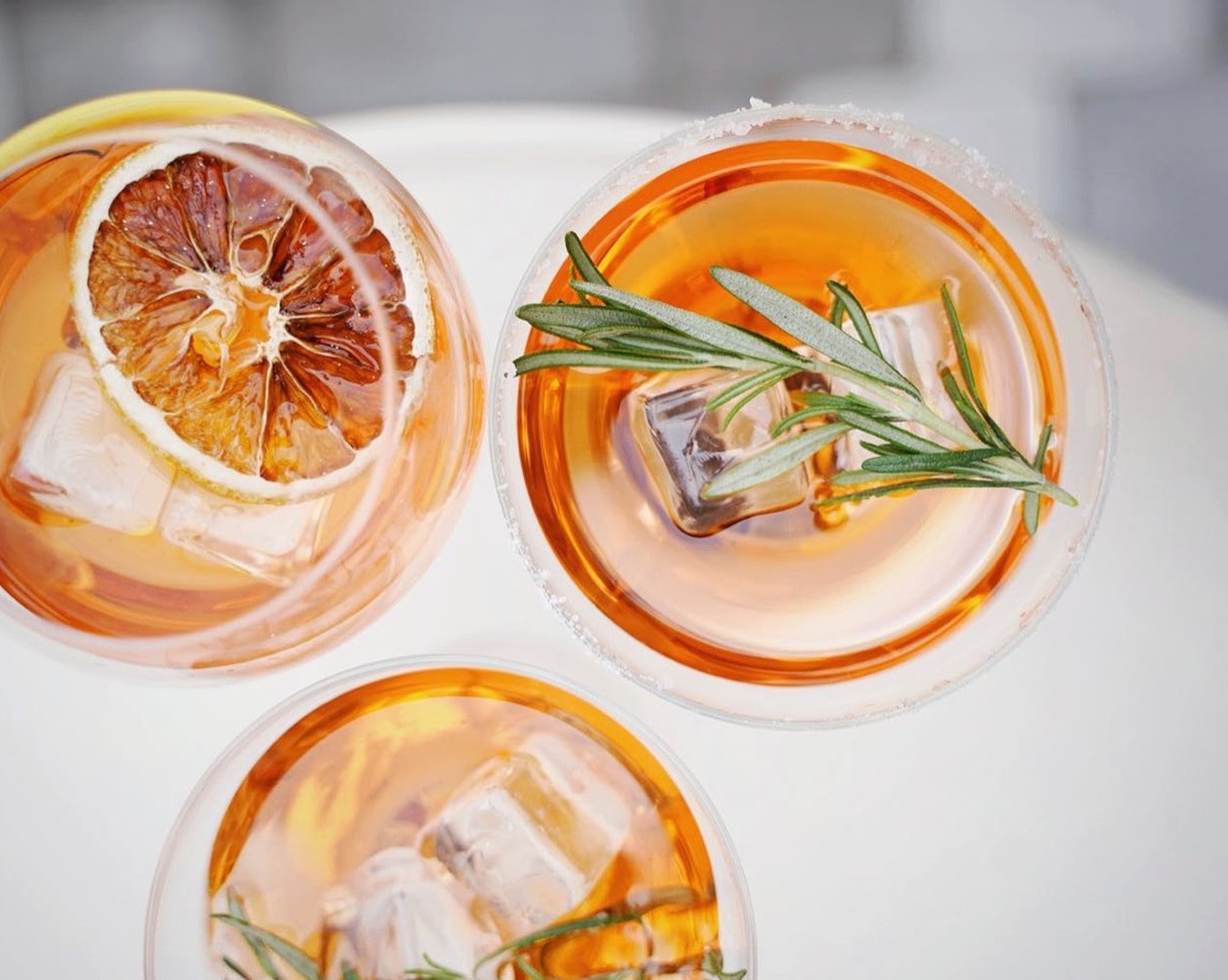 Aphrodite Longdrink mit Kräuterkick - Sensatonics im Aurin Online Shop Wien Österreich