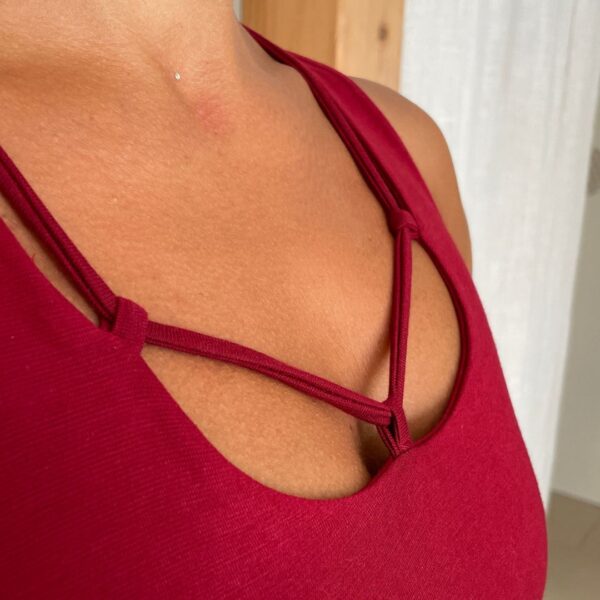 Bra Top by Aurin Cross Back Red - Detail - Aurinshop Vienna