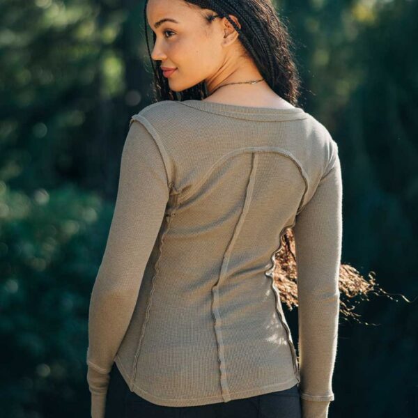 Longsleeve "Zelda" Army Green, Bio BW – Bild 2
