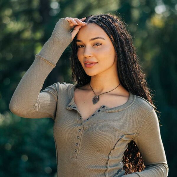 Longsleeve "Zelda" Army Green, Bio BW – Bild 3