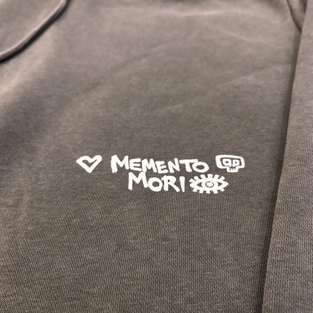 Pullover "Memento Mori" Wash Olive – Bild 4