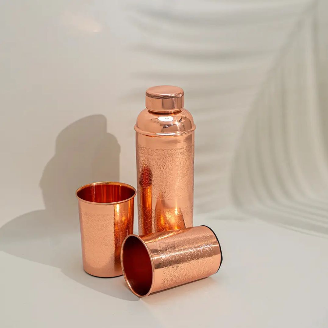 Kupferset aus Flasche mit 2 Bechern